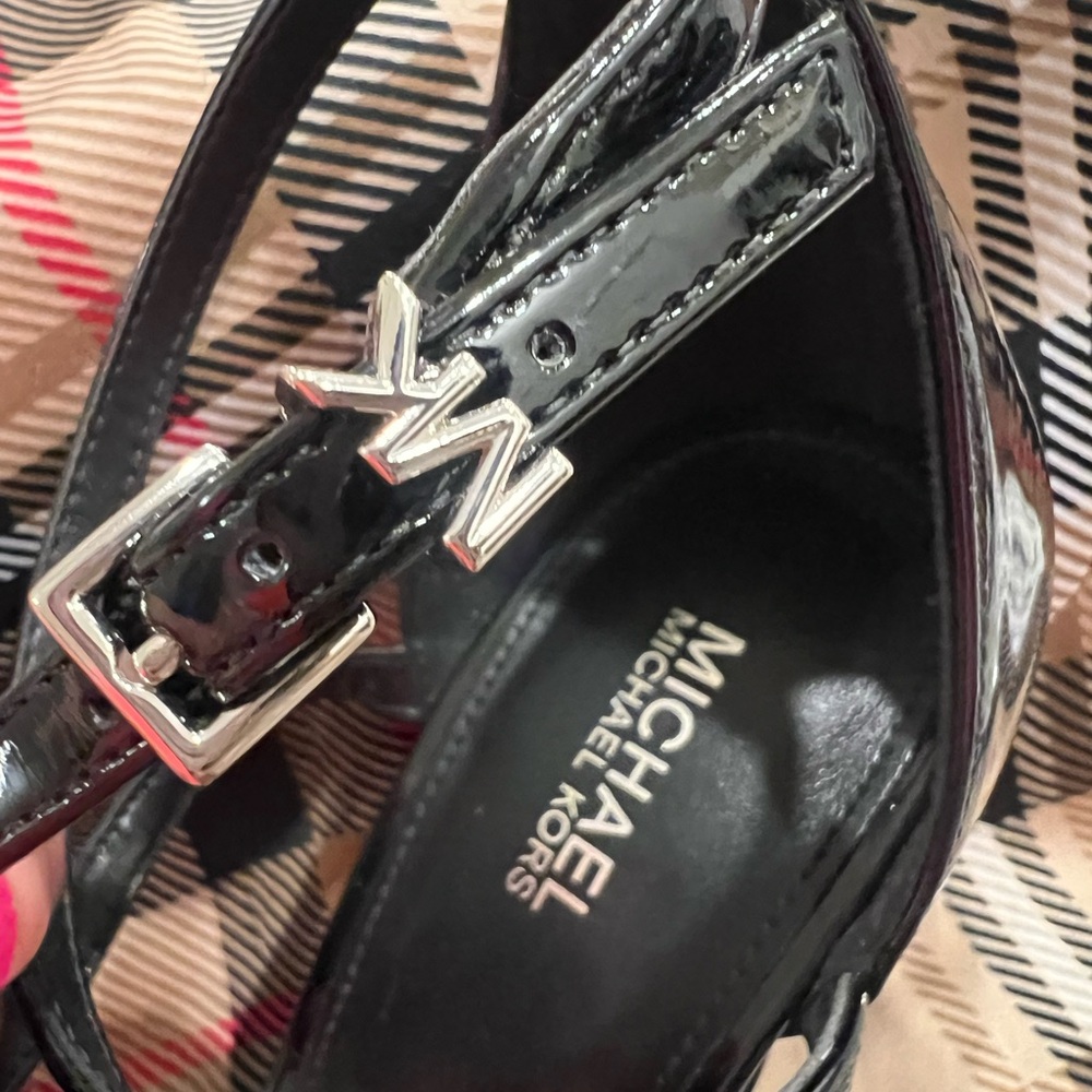 Size 8 Michael Kors Black Strappy Patent Heels - Picture 3 of 5